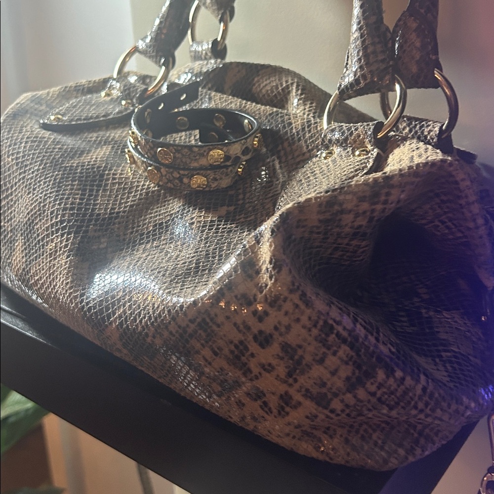 Elegant Kate spade Gray Heels with Fur Detail( matching MK bag available too) - Picture 7 of 7
